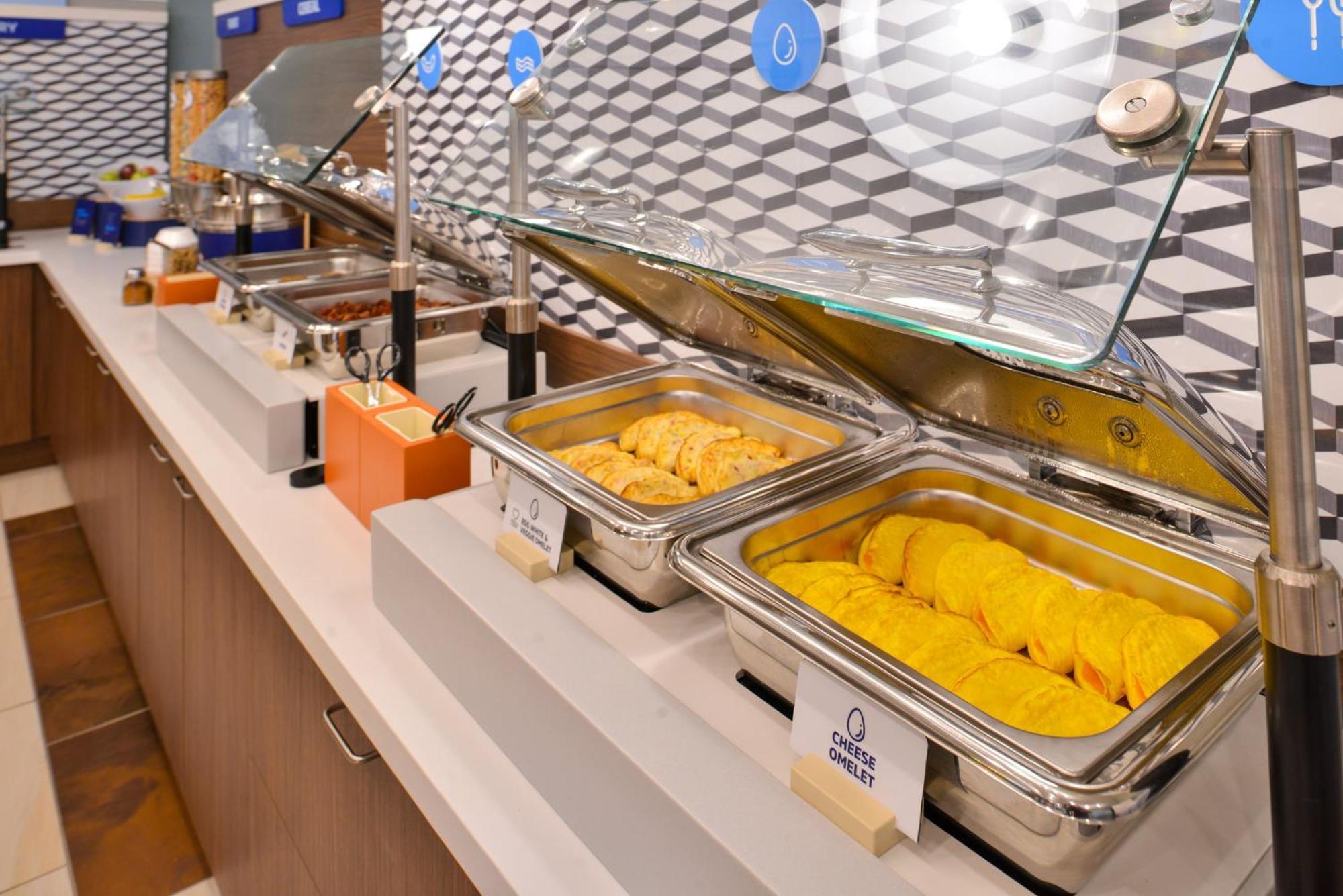 Holiday Inn Express Hotel & Suites Indianapolis Dtn-Conv Ctr By Ihg Esterno foto